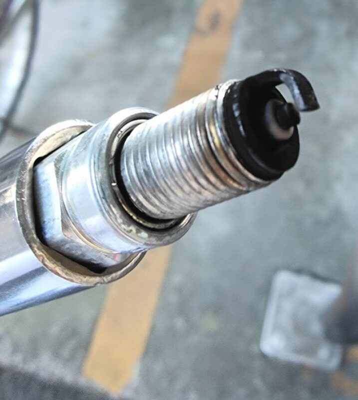 最初についていたNGKプラグ