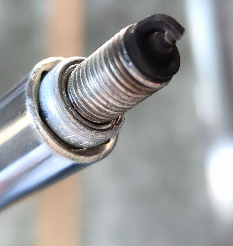 最初についていたNGKプラグ