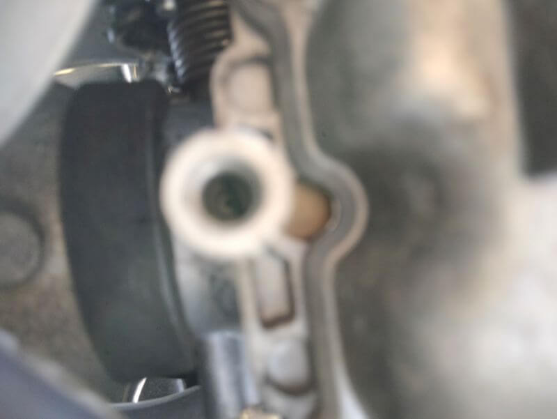 ミクスチャースクリューの穴