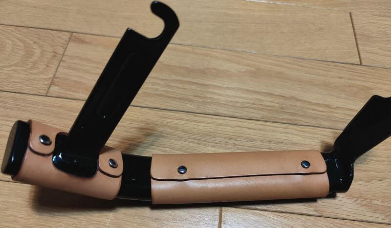 ニーグリップバー裏側