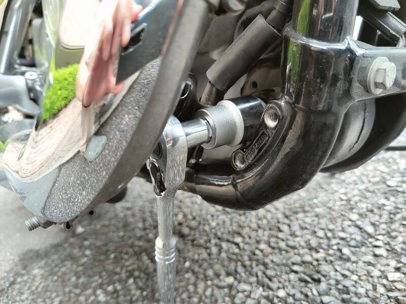 ナットはソケットで