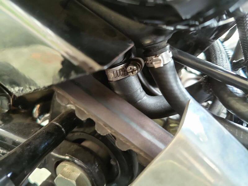 交換前のドレンホース接続部の様子