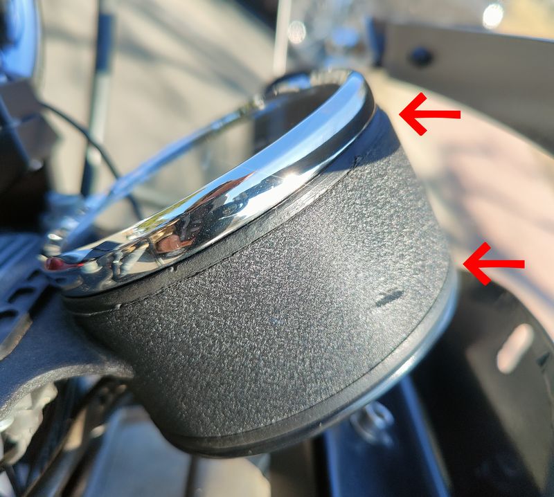 メータ上下のゴム